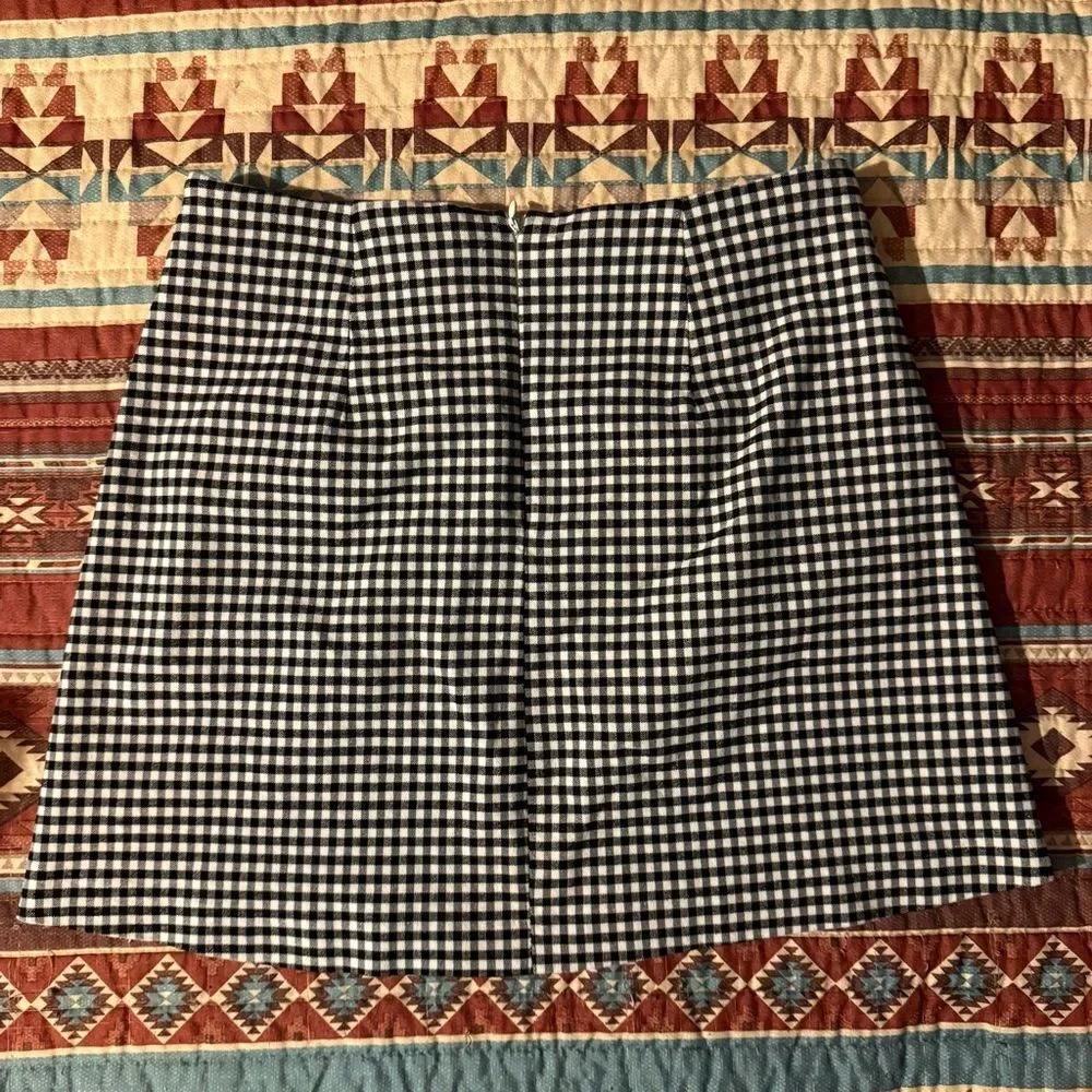 Urban Outfitters Black and White Gingham Mini Skirt XS